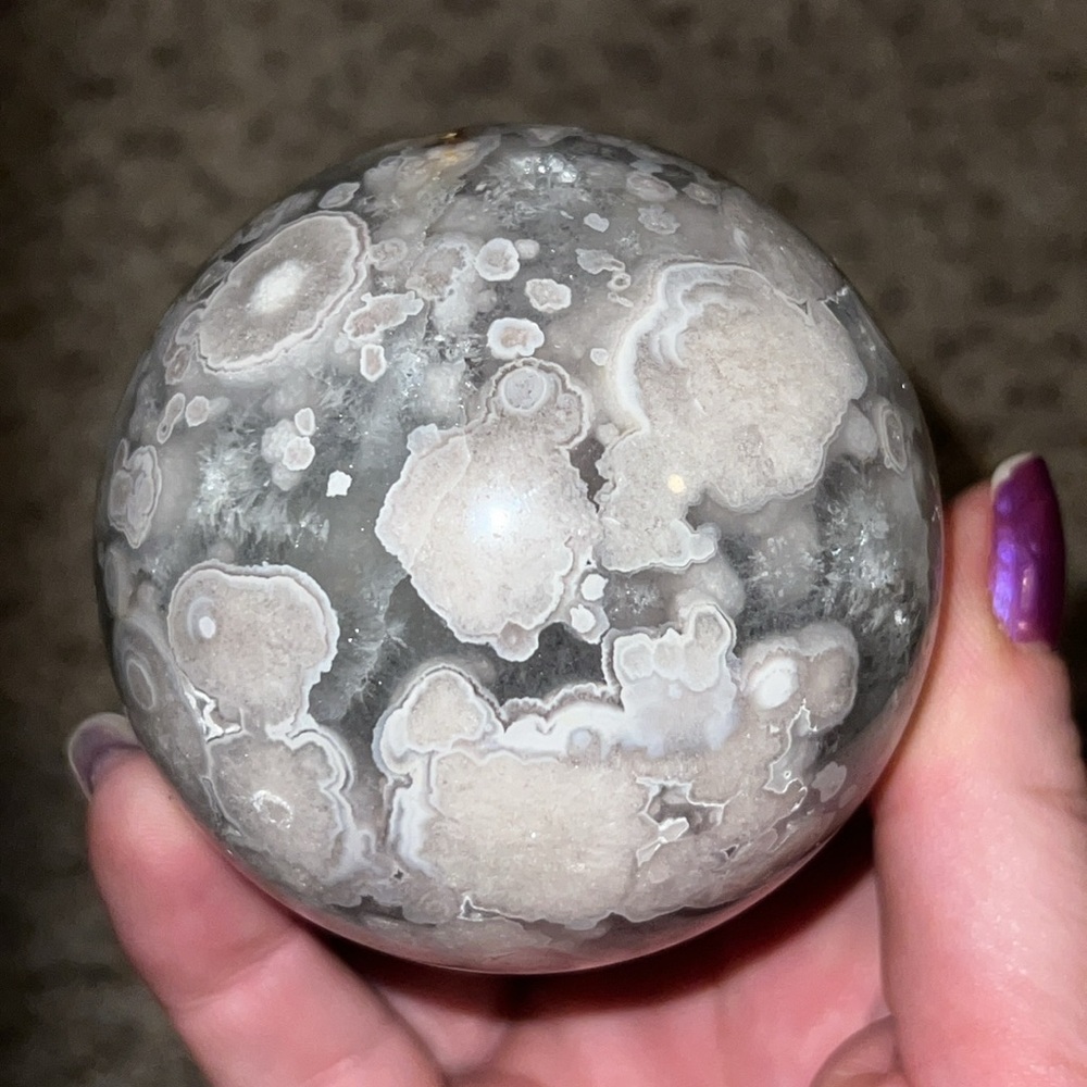 Pink amethyst & flower agate sphere - Picture 5 of 5